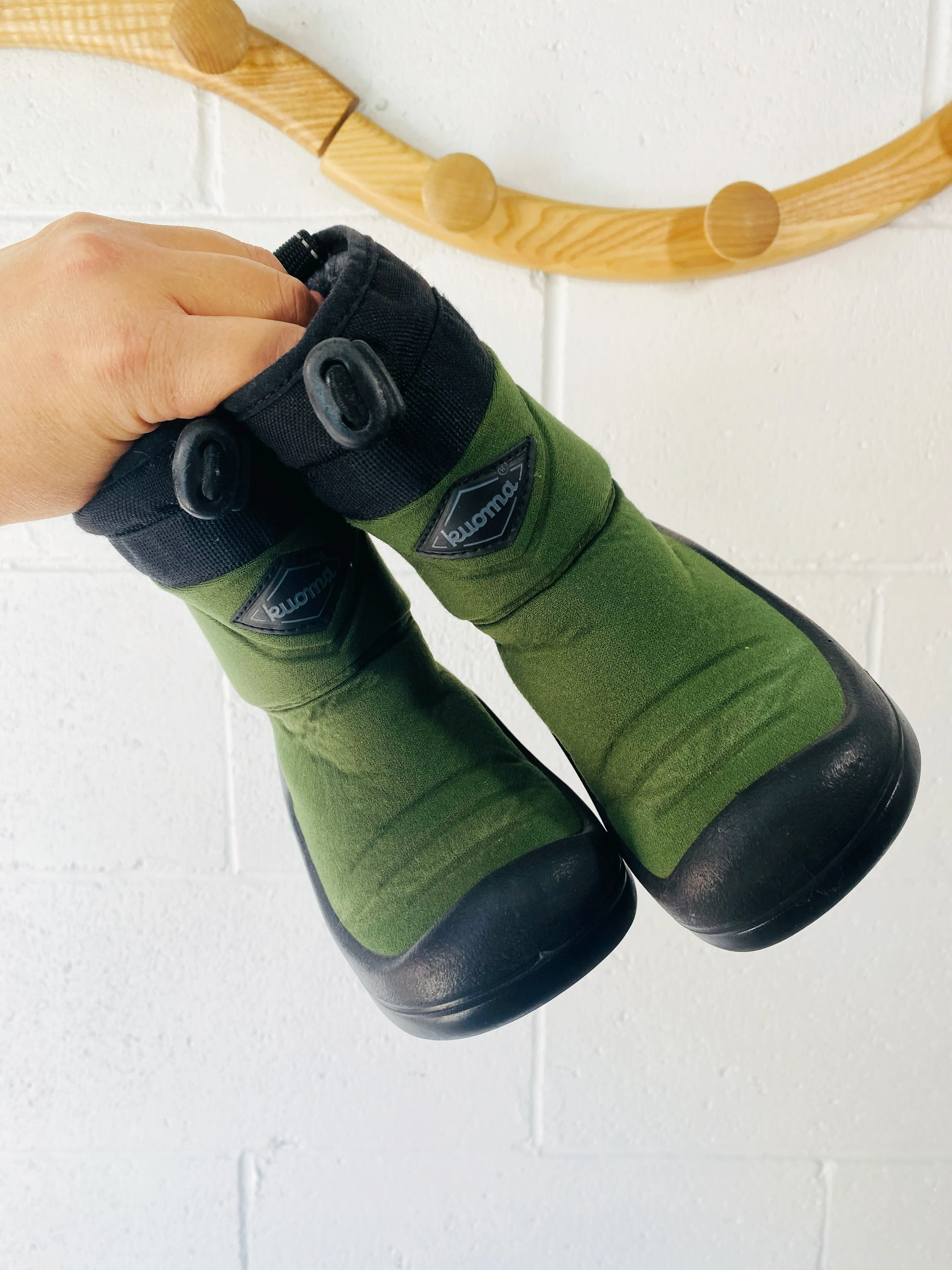 Kuoma Green Winter Boots, size 7 (23)