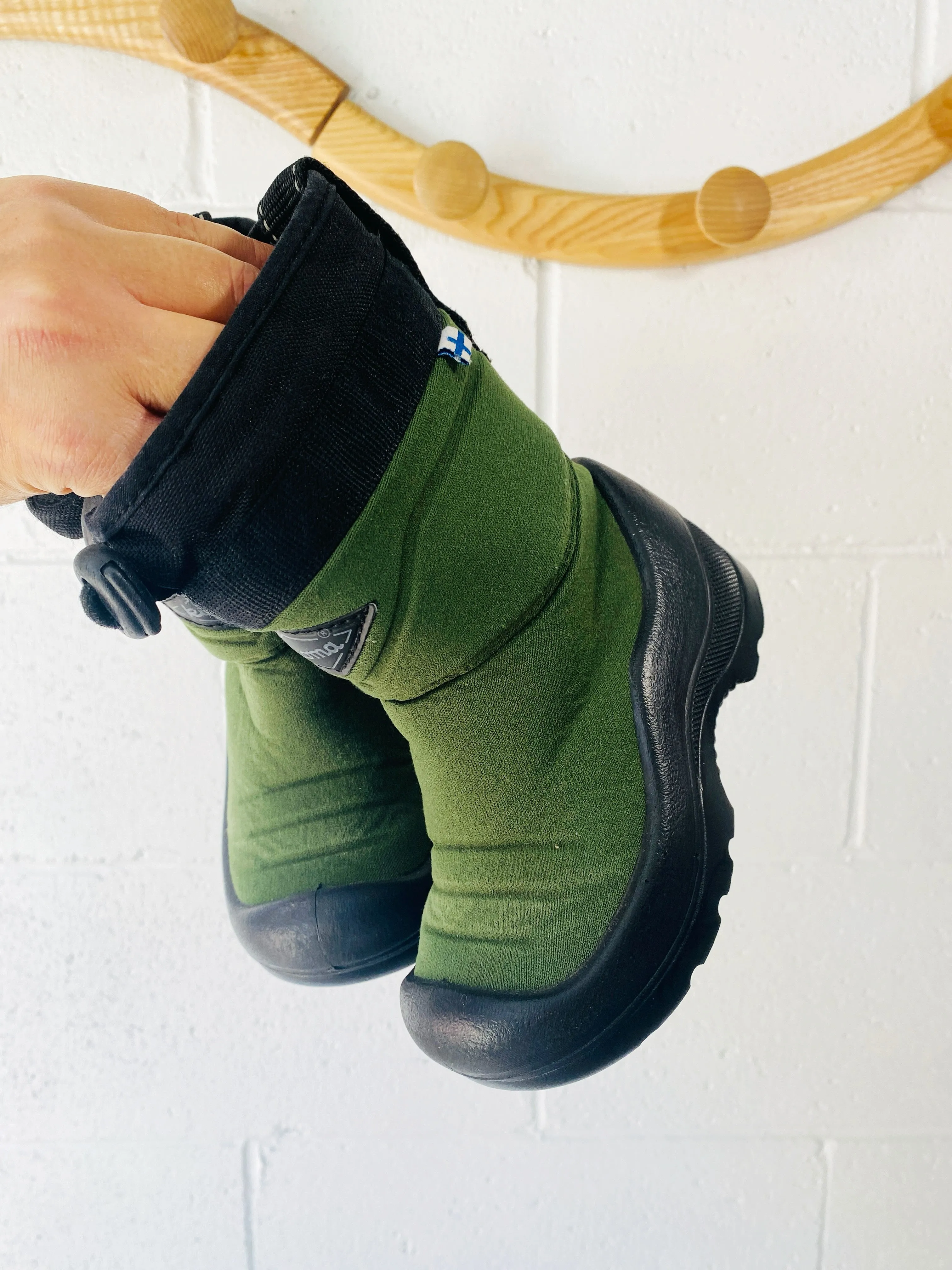Kuoma Green Winter Boots, size 7 (23)